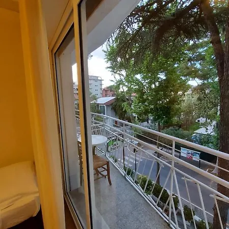 Hotel Senza Pensieri Riccione Exterior foto